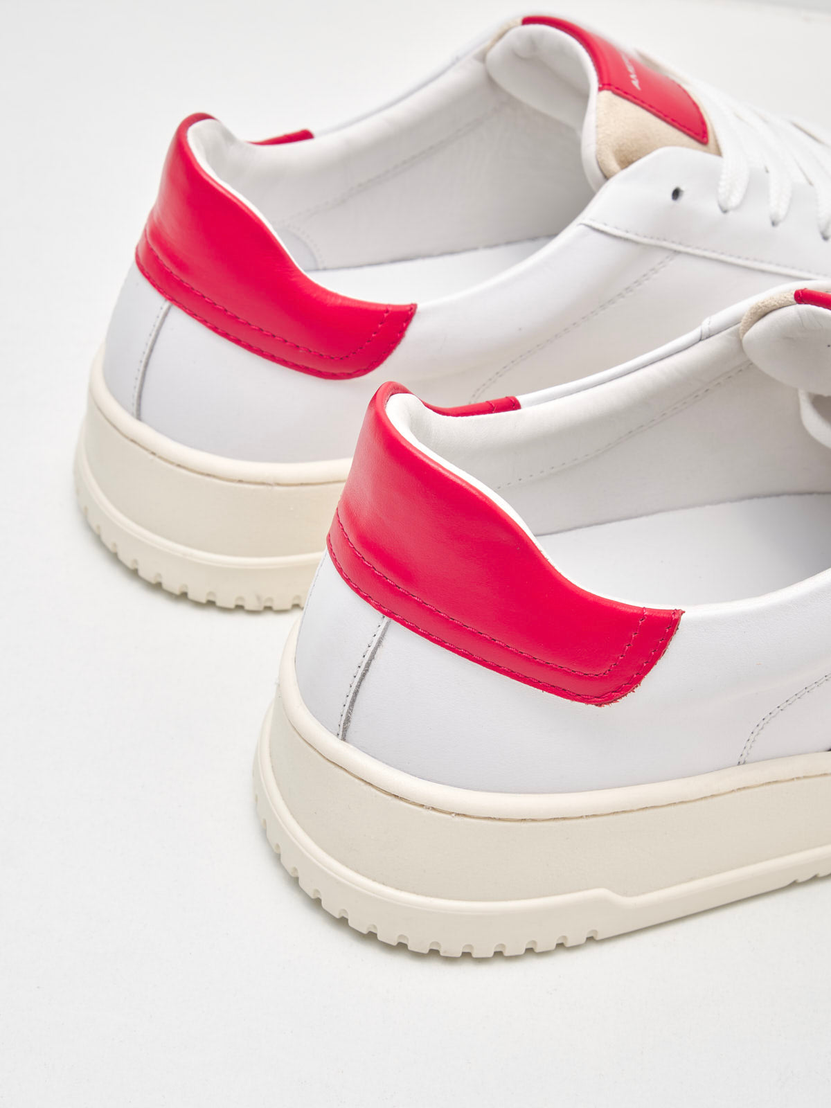 American White - Sneakers Man Whoop Vertigo Explorer white sand & red 