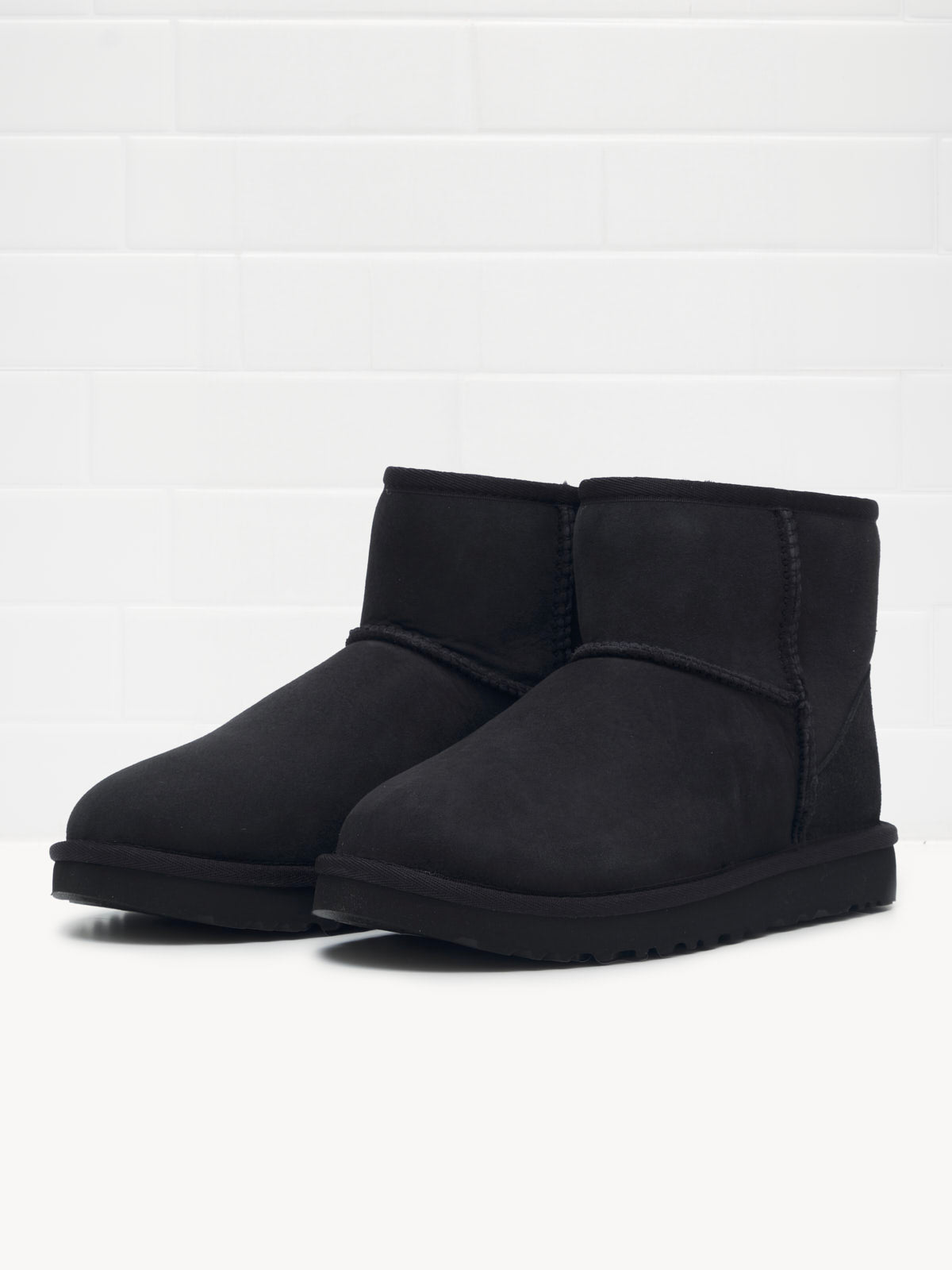 UGG - Tronchetto Classic Mini II Woman Suede Black 