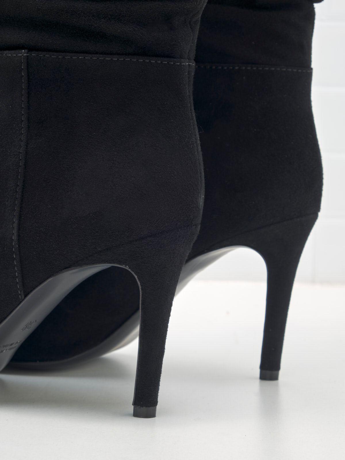 Via Roma 15 - Stivale con tacco Woman V camoscio black 